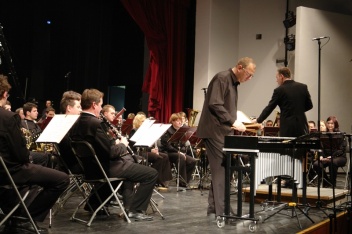 Davor Plamberger je član Pihalnega orkestra PV od leta 1982. Je ustanovni član skupine SToP (Slovenski tolkalni projekt), s katerim uspešno nastopa doma in v tujini.